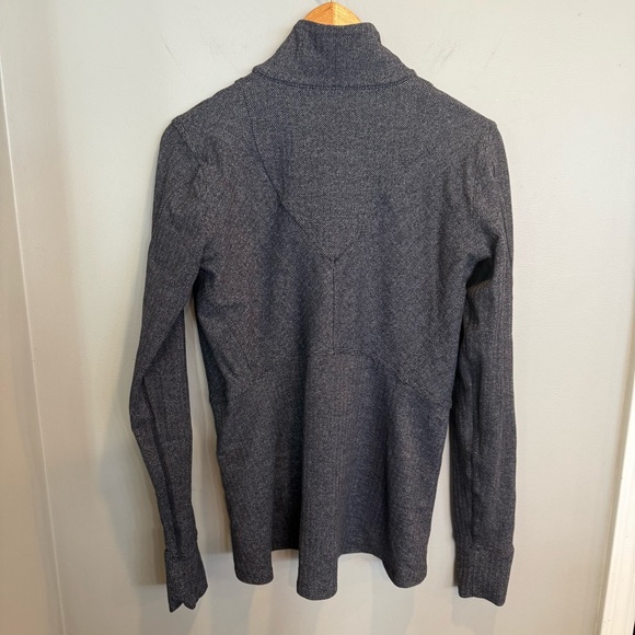Lululemon Runderful 1/2 Zip Long Sleeve Shirt Grey Herringbone Sz 10‎ Reflective - Picture 8 of 15